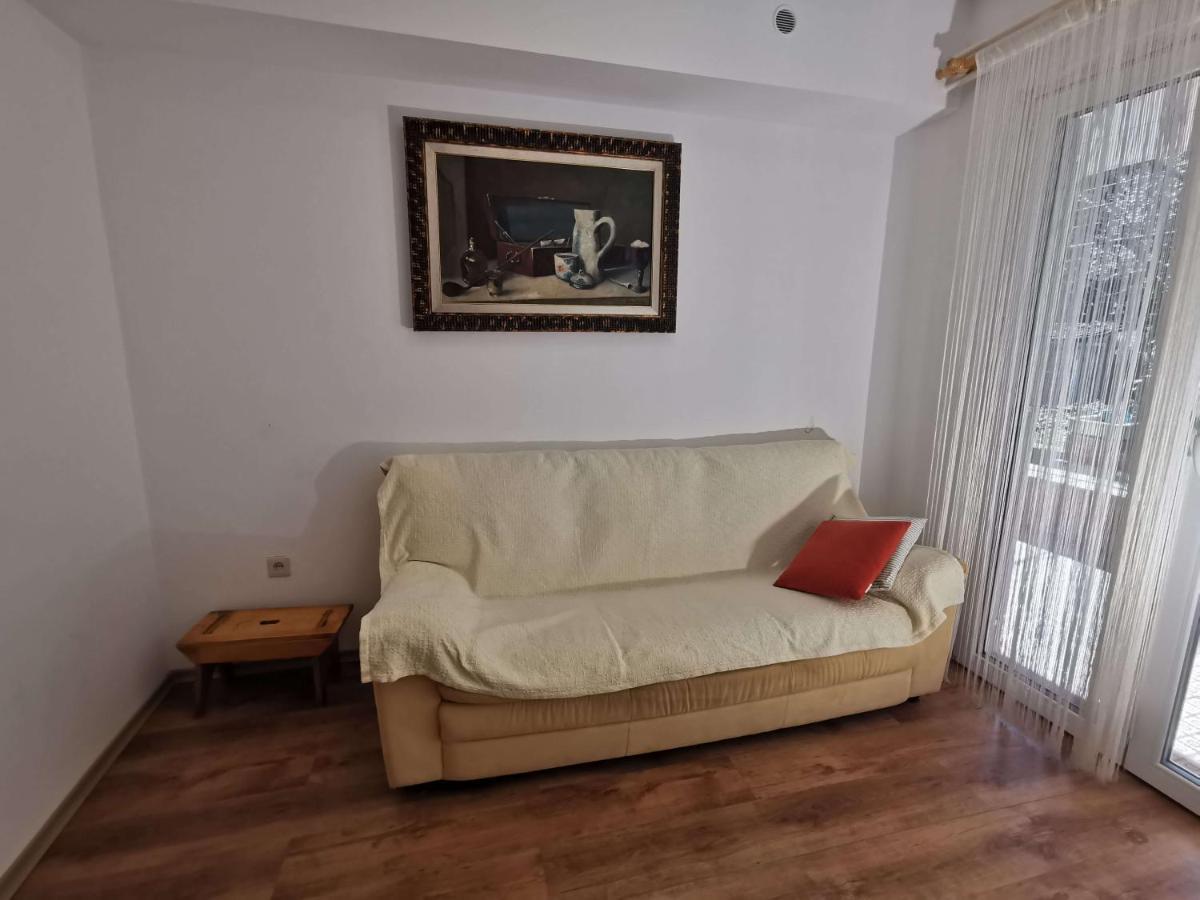 Pri Noni "Istracycle" Apartment Lucija Exterior photo